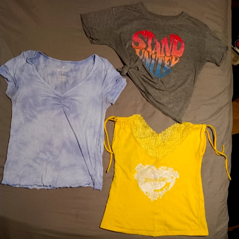 Juniors medium Tshirt bundle of 3, mint condition!